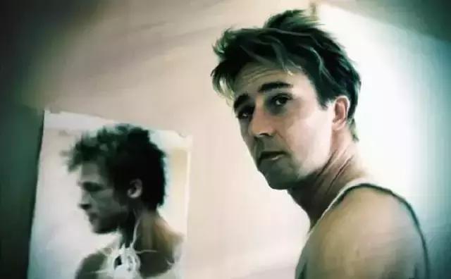 又嗨又深刻，这部豆瓣9.0的神作搁现在就是一部*片禁**