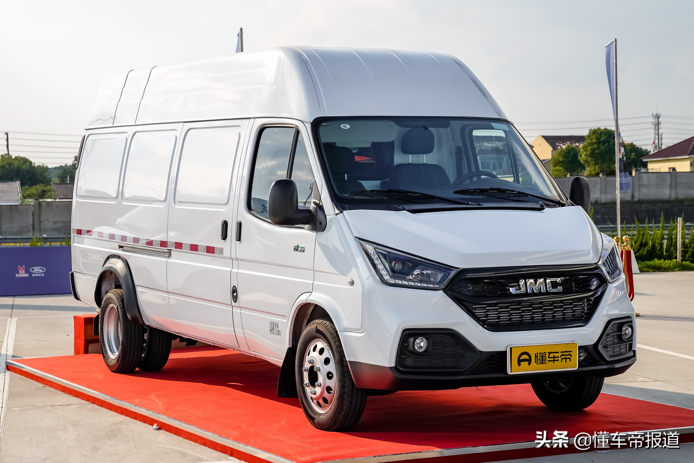 新款江铃特顺空间王降价,江铃特顺长轴高顶空间王二手车