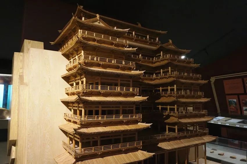 大年初一云游乐山大佛,观光乐山大佛