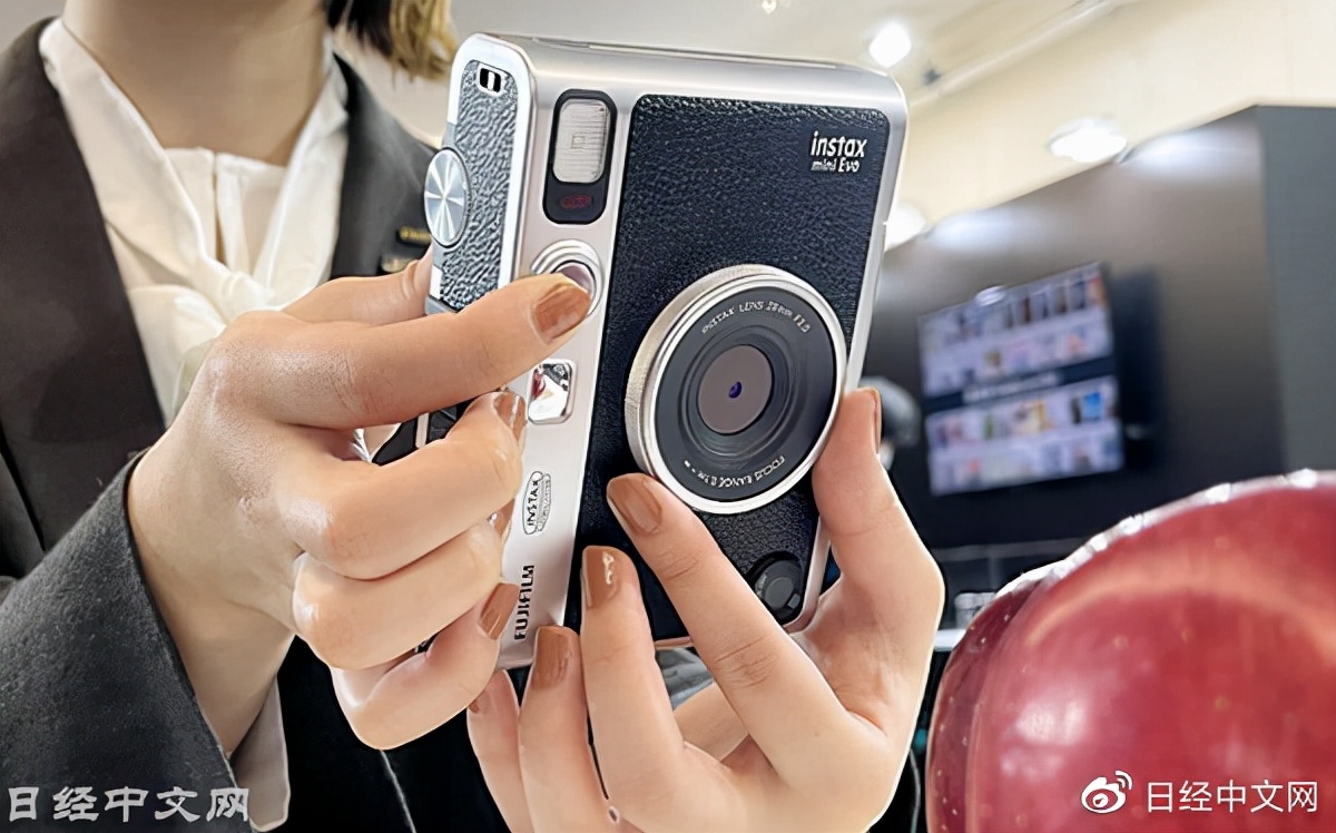 富士拍立得怎么拍复古风格的照片,富士拍立得哪款拍出来有胶片感