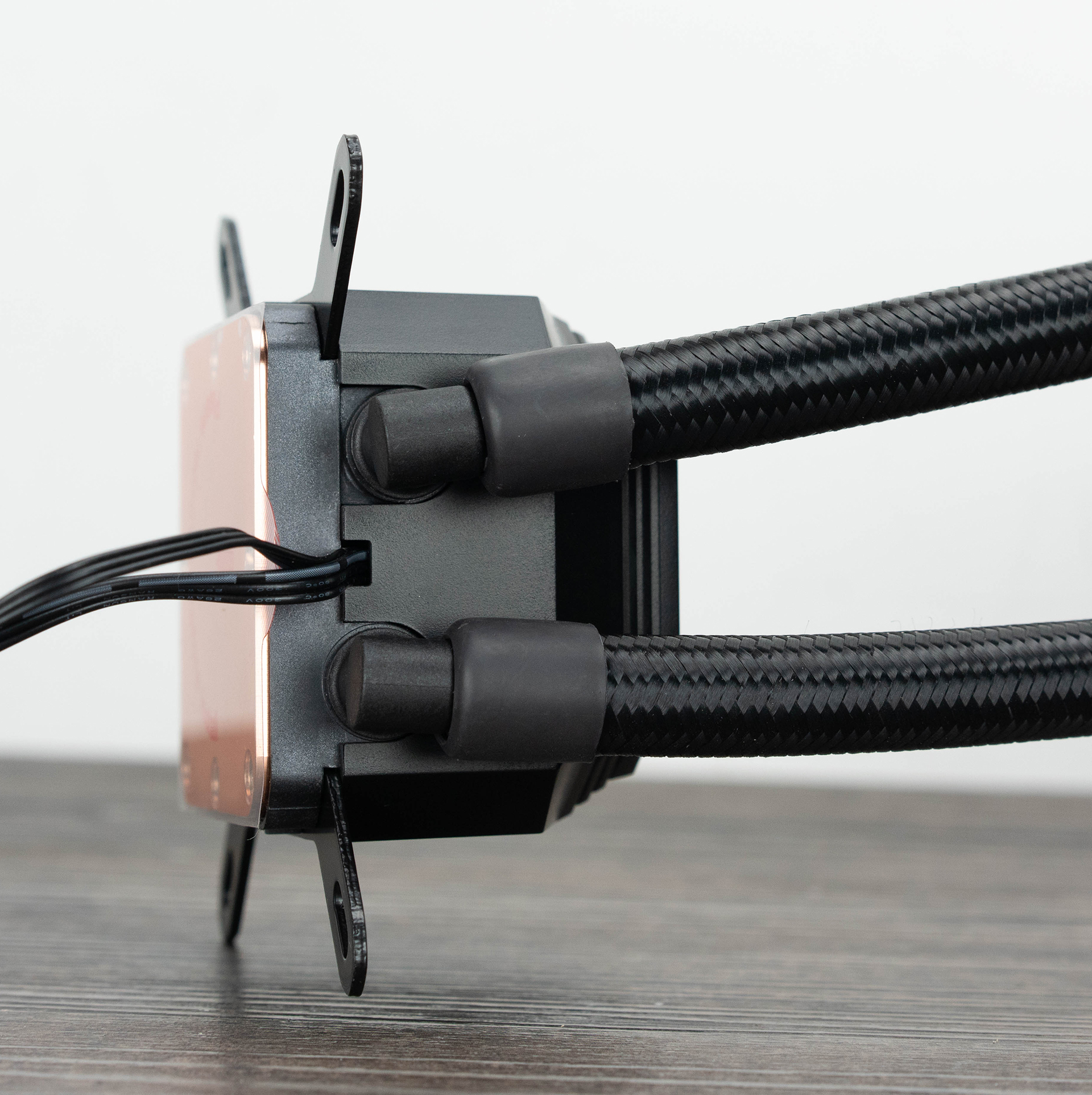 银欣360水冷散热器,压制12代处理器的水冷