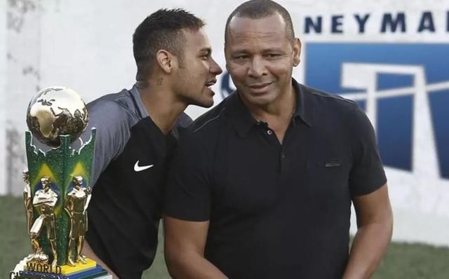 年薪最高的足球运动员是梅西吗,足坛十大新星梅罗