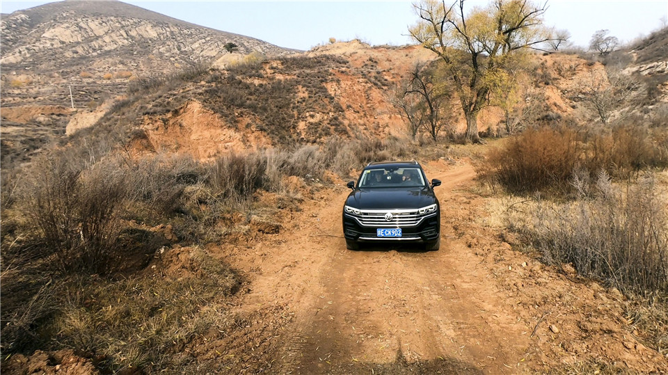 全新一代途锐对比全新一代宝马,全新大众途锐