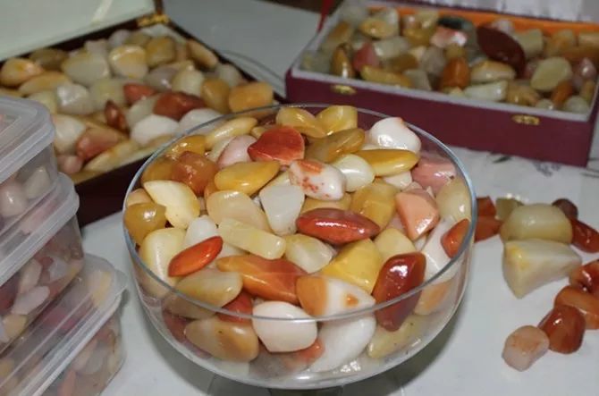 克拉玛依戈壁奇石,德令哈戈壁捡奇石地点