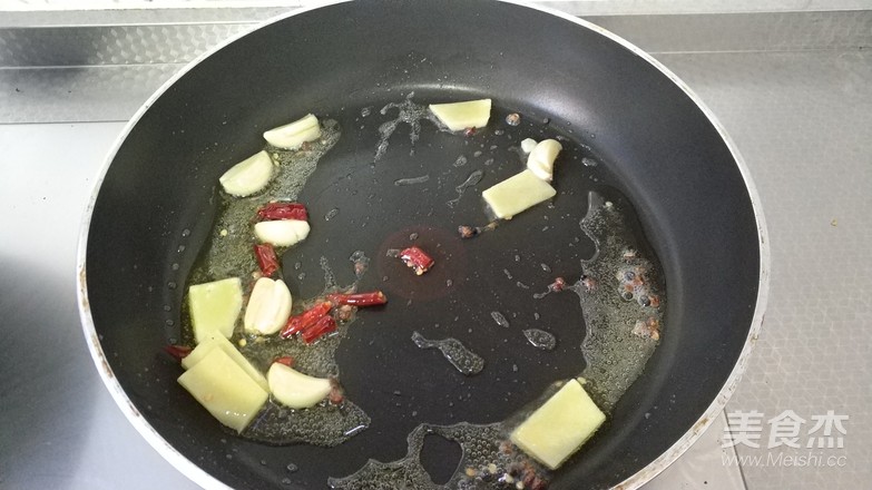 重庆鸡公煲正宗做法教学,重庆鸡公煲正宗做法配方