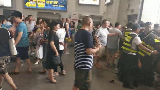 costco还在排队吗,costco今天怎么样