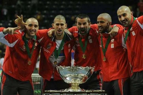 德约科维奇成为草地王者的原因,德约科维奇时隔三年亮相日场比赛