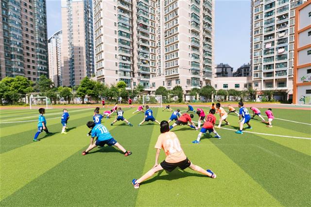 暑假足球小将,足球成人暑期训练营