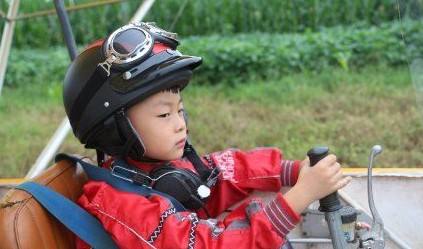 这个南京12岁的神童，真的很牛吗？开飞机、出自传、上*京大南**学…