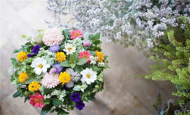 花艺师除了花艺还需要什么技能,如何成为一个专业的花艺师