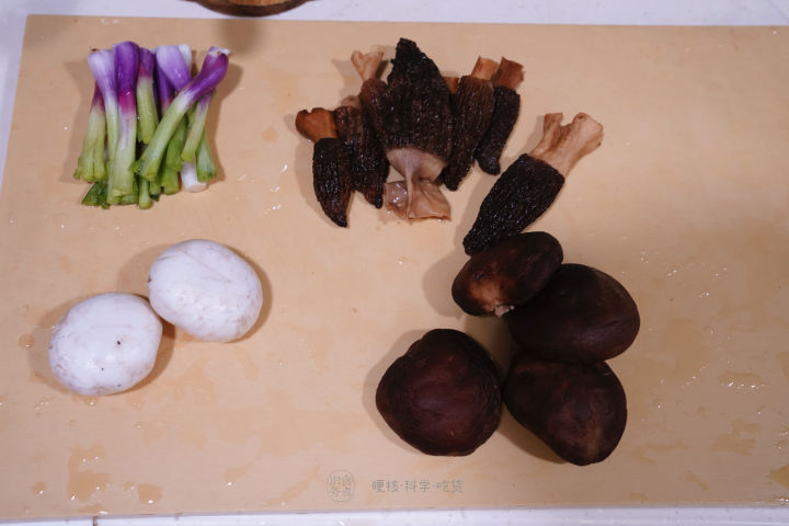 煎牛排时黄油炸到身上怎么办,煎牛排香料总是一煎就糊