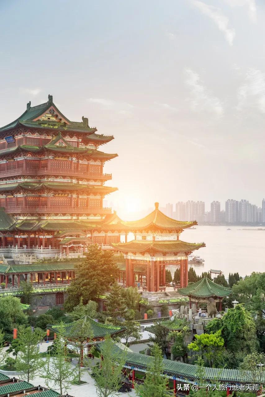 国内旅行必去的地方列表,国内必去的100个地方