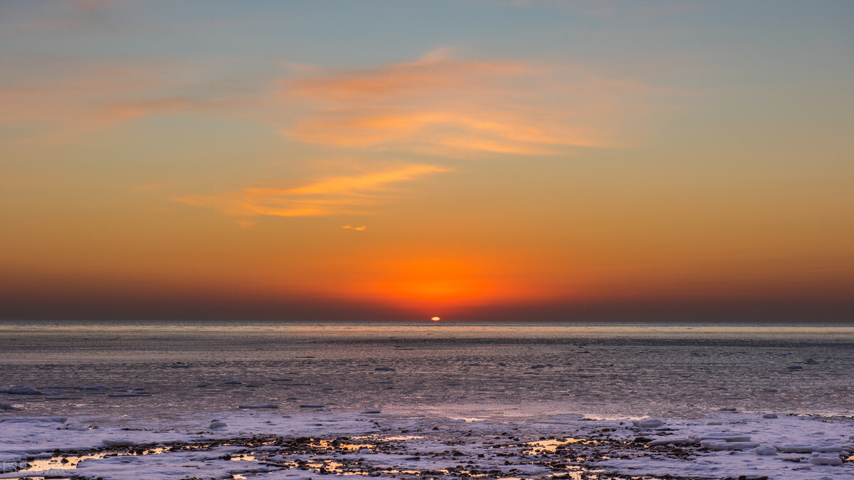 夏天在海边玩耍最爽,夏日海边玩耍