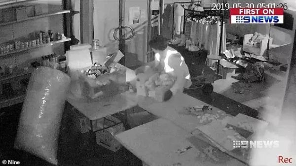 猖狂！华人代购店两月内被破门偷盗5次！10万刀货物被洗劫！店主崩溃：为什么没完没了
