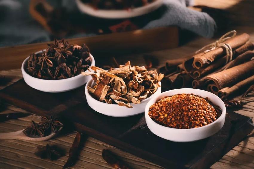 揭秘桂林米粉的生意经！地方小吃是如何开遍全国的？