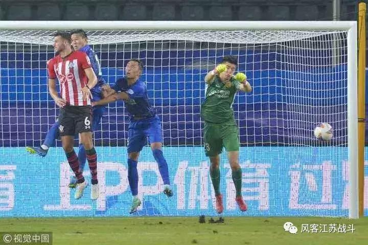 “跨界篮球”的守门员，努力成长，你是苏宁下一代门神！