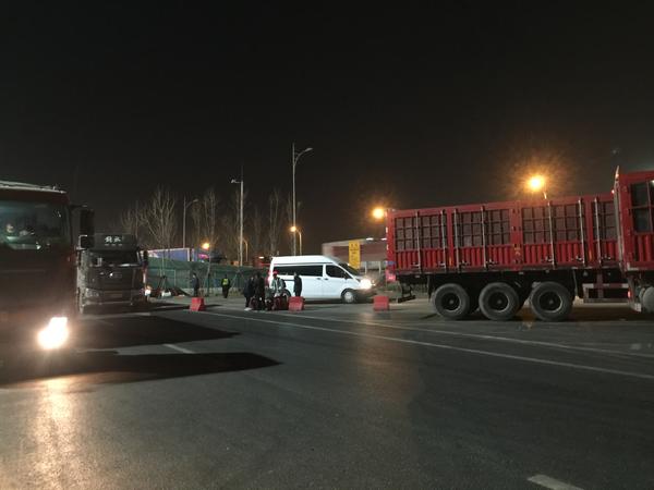 无安检，每天上百乘客发全国，高速服务区成黑大巴倒客集散地？