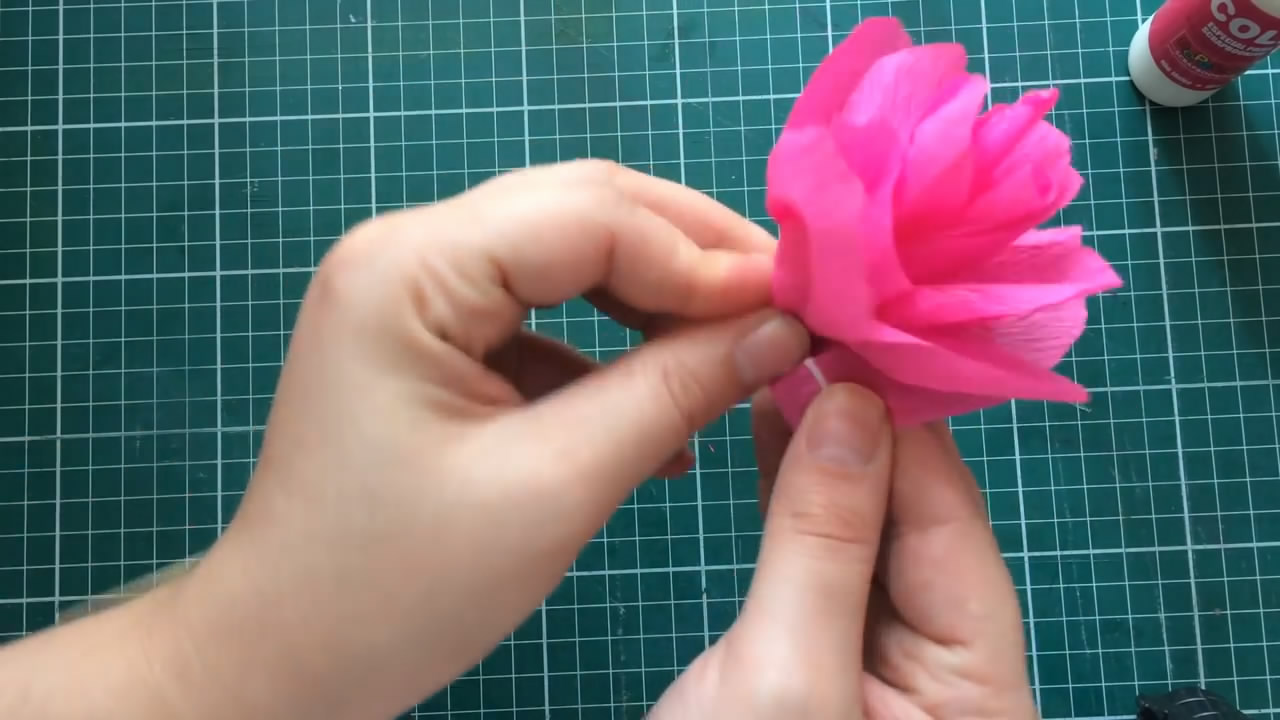 褶皱纸折花大全简单又漂亮,褶皱纸花教程简单好看