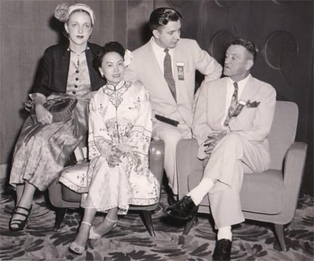 19岁女子不顾家人反对嫁给大叔,19岁女孩不顾家人反对嫁给穷小伙