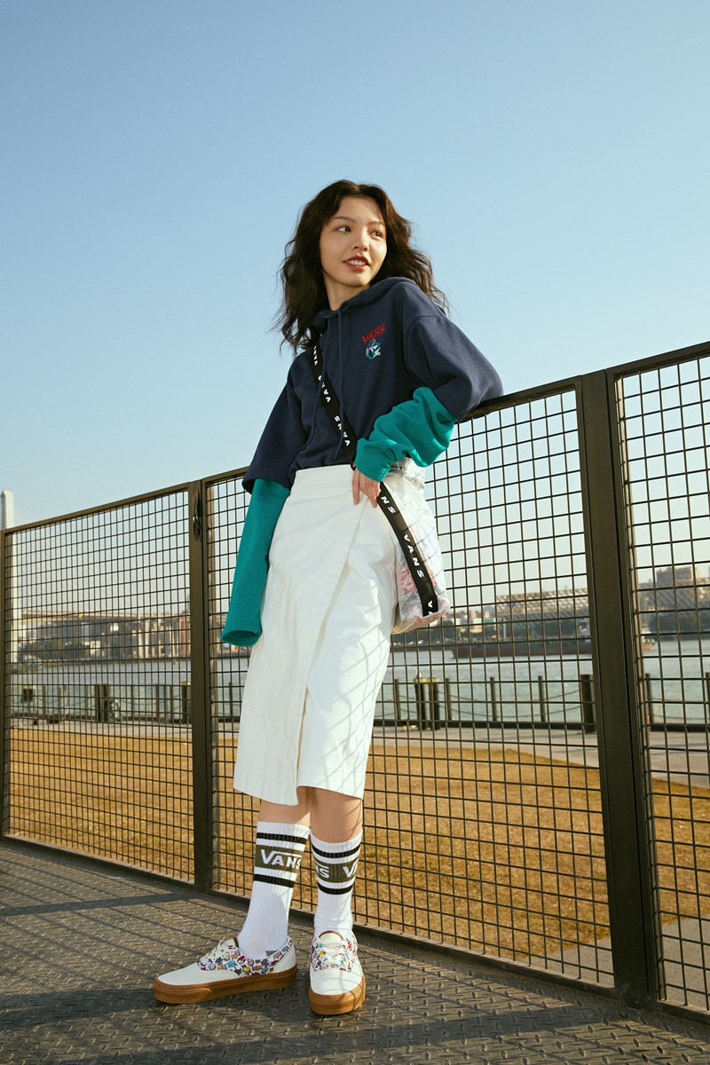 vans蓝色动物纹,vans棋盘格新年款