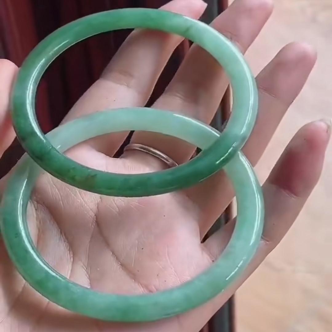 小玉镯双镯,玉手镯戴两个寓意什么