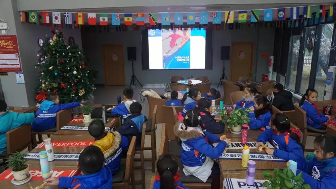 与球共“武”！2018中国职工亲子足球课堂（武汉站）顺利开班！