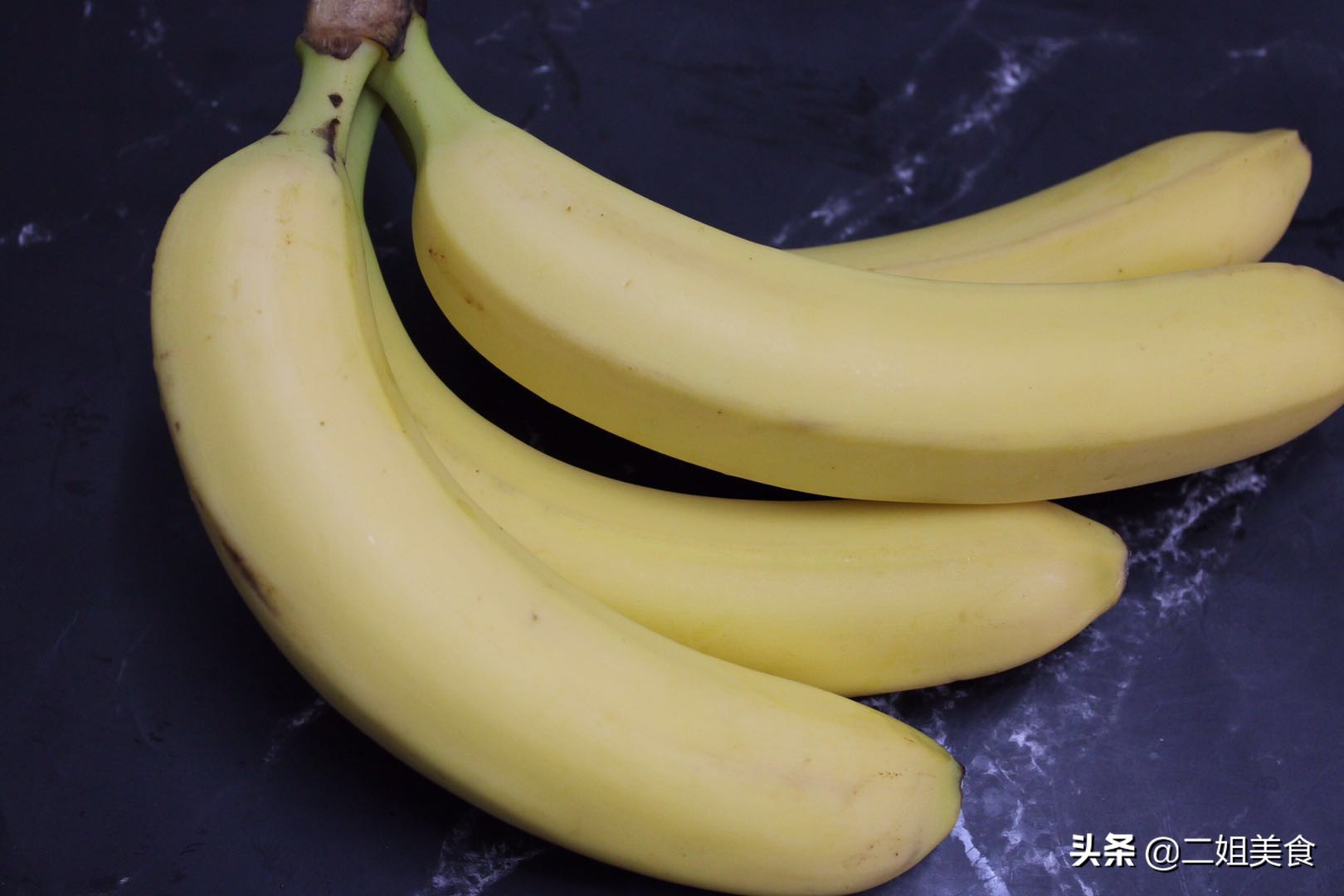 香蕉不发黑小妙招,挑选香蕉的正确方法