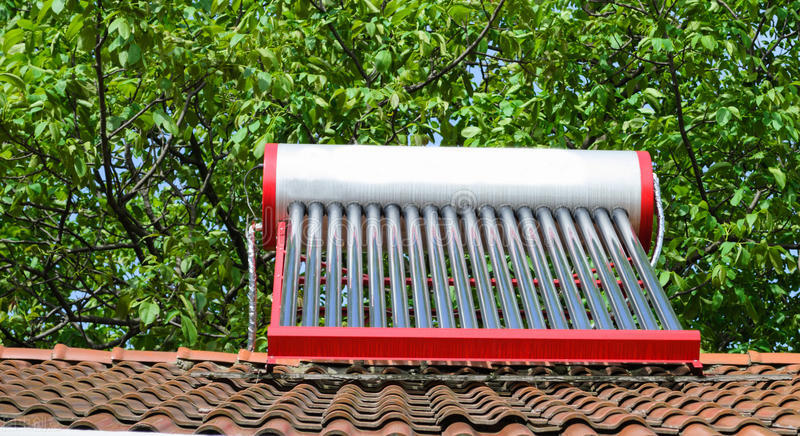空气能热水器和太阳能连一起原理,太阳能热水器与空气能热水器价格