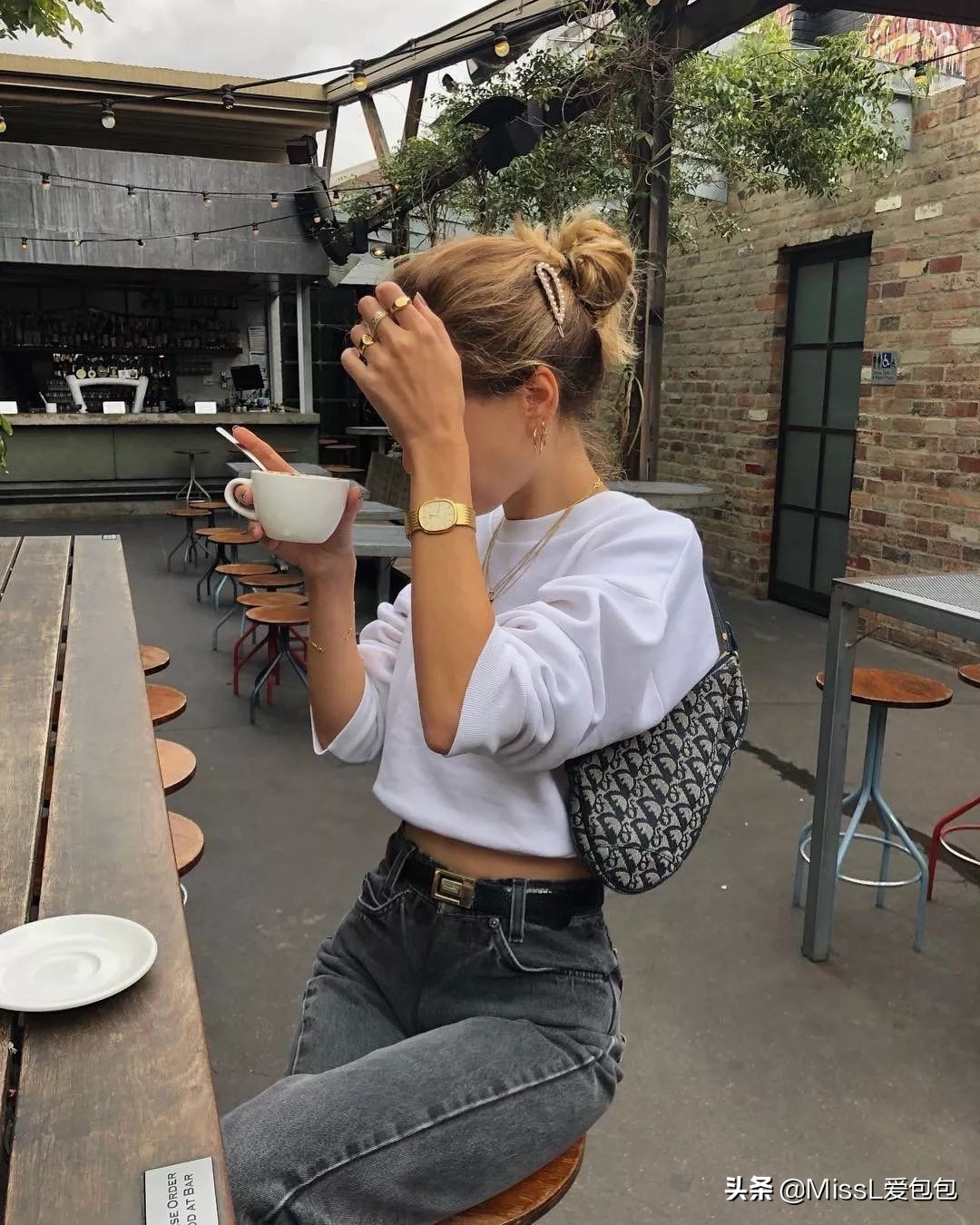 有哪些手袋既经典又时髦呢,时髦氛围感的必备单品迷你手袋