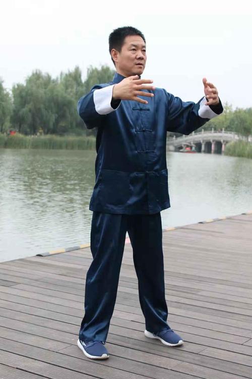 初学站桩的正确方法视频,初学站桩的正确视频教程