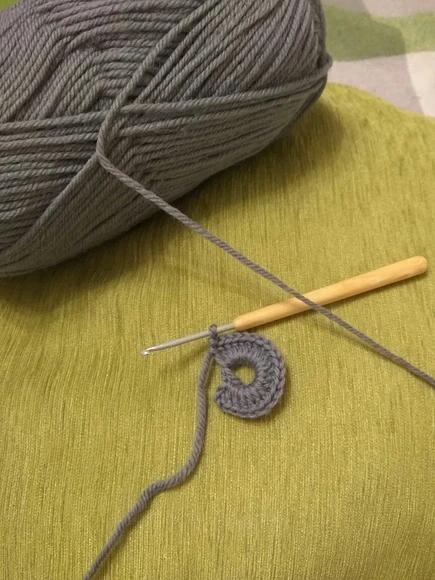 祖母方格三角围巾的各种编织方法,三角围巾镂空钩针花样图案大全