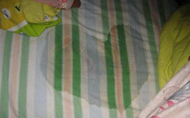 孩子尿床如何心理疏导,小孩担心尿床焦虑如何开导