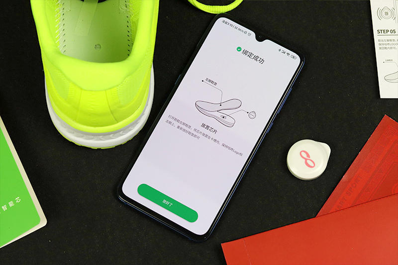 咕咚42k全掌碳板跑鞋怎么样,寒冬已至暖春还远吗