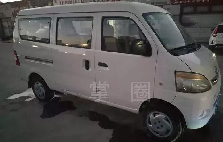 NO.869：阿克苏这台僵尸车快要被拆完了，车主不来认领吗？