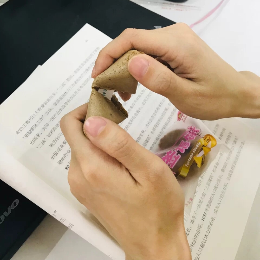 来自中国餐馆的小饼干，在国外备受追捧，因为蕴藏“神秘魔法”？