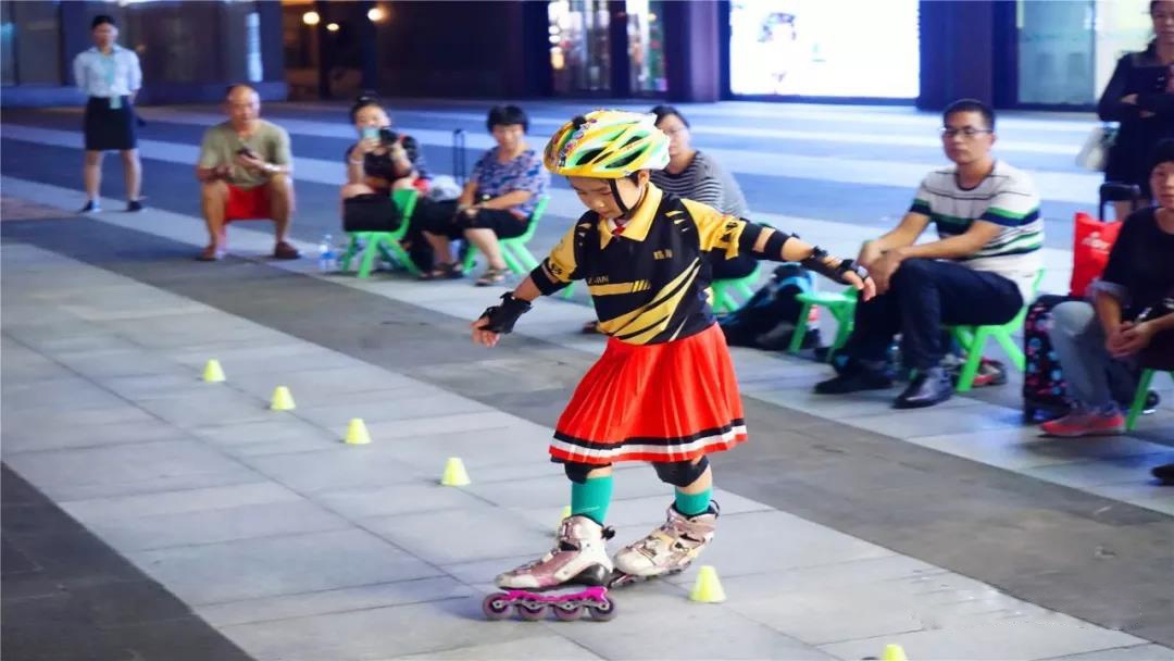 飞跃轮滑体验课,少儿轮滑体验精品课程