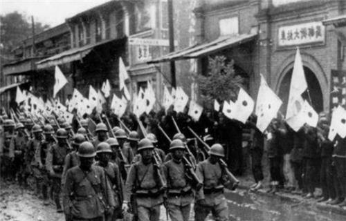 9旬老人跳河救人,九旬老人凌晨落水