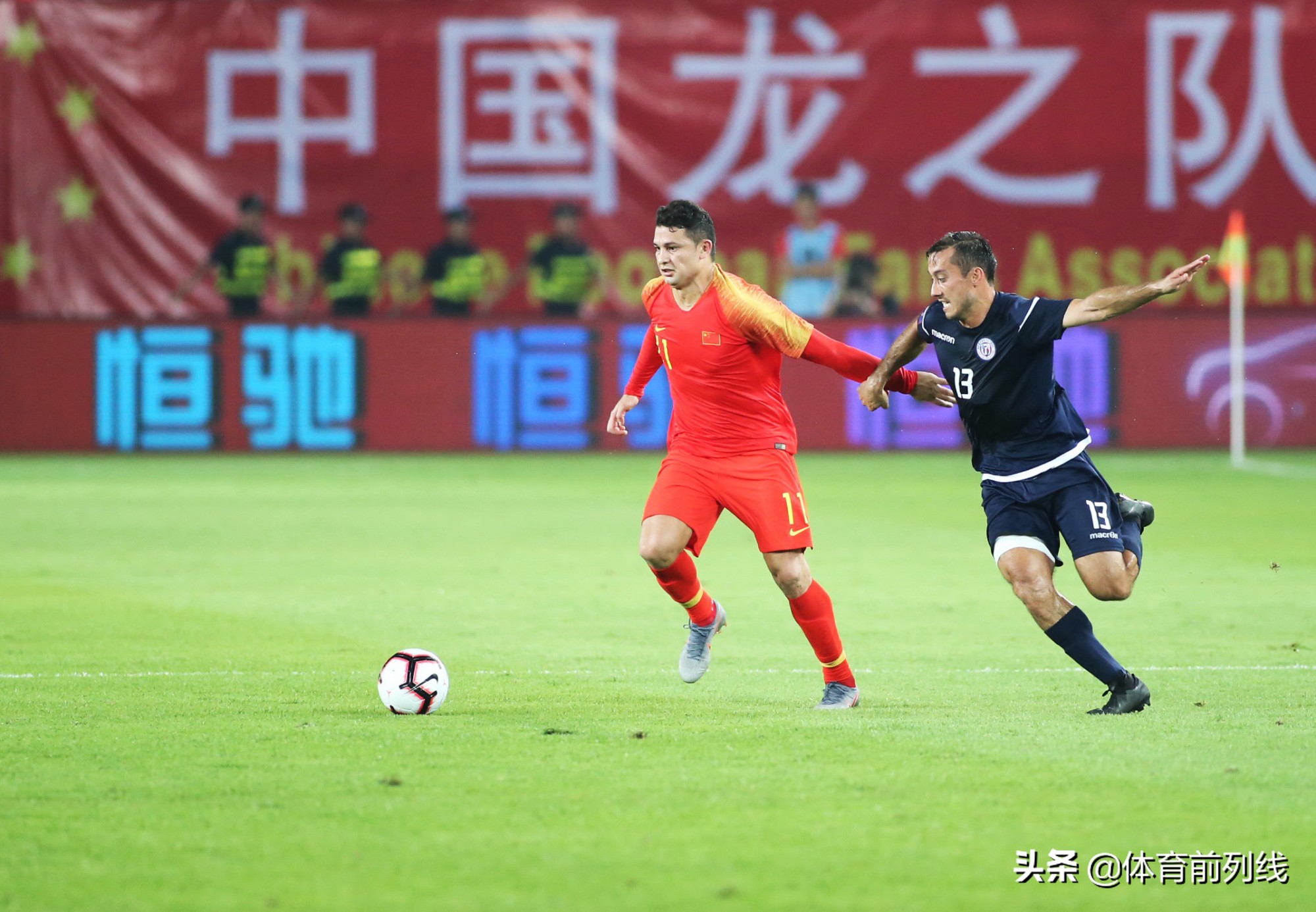 国足进世界杯全国沸腾场面,世预赛中国球迷有多疯狂