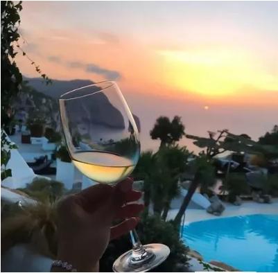 干红开瓶第二天需要醒酒吗,张裕干红葡萄酒开瓶后还用醒酒么