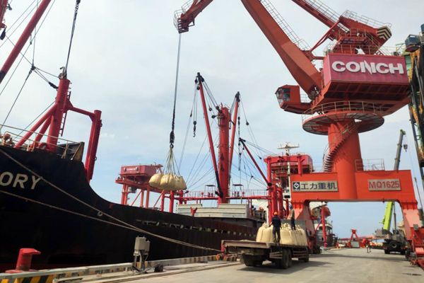 战疫情勇攻坚促发展,坚定信心战疫情齐心协力促生产