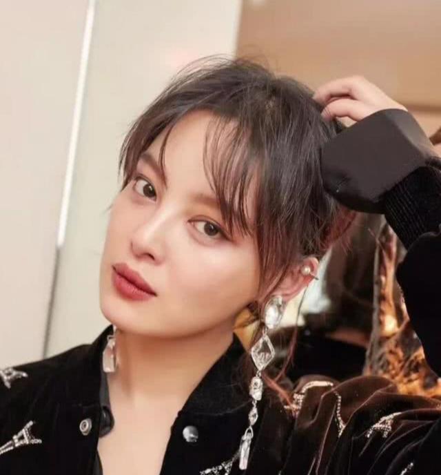 不挑脸型的霸气刘海,不挑脸型的法式空气刘海锁骨发