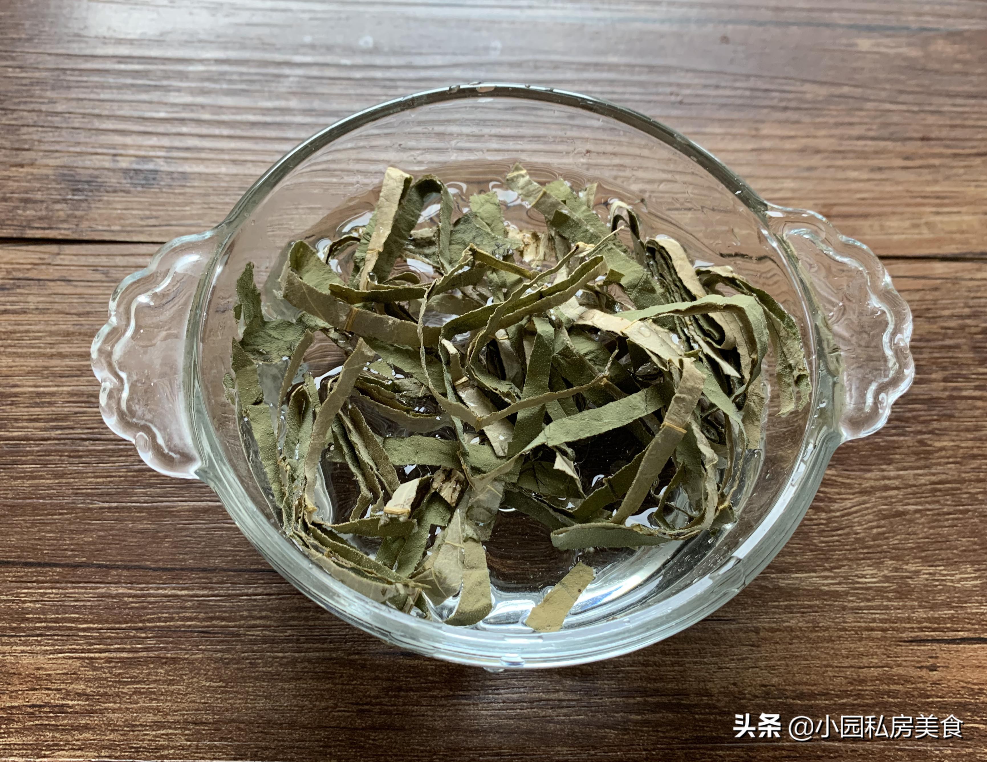 这个季节可以喝荷叶茶,解暑荷叶茶