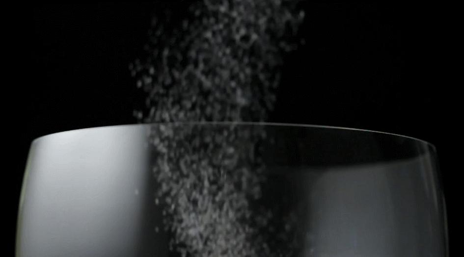 往伤口上撒盐撒辣椒粉,在伤口上撒盐有多疼