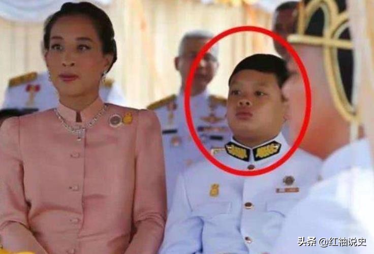 15岁提帮功早恋了？神秘女友是混血美人，网友：有玛哈国王风范