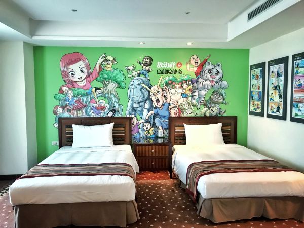 这家酒店有全台唯一「乌龙院主题房」，还能在馆内开赛车