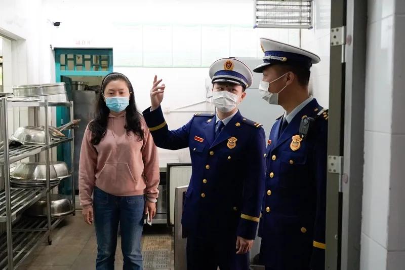 深入学校开展开学前消防安全检查,南岸消防检查