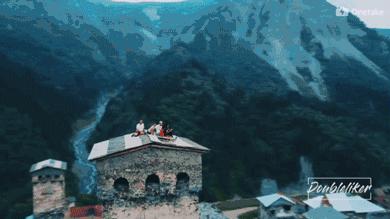 环游世界夫妻赚了十个亿,情侣环游世界视频