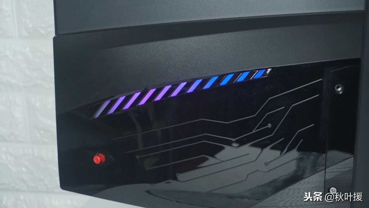 微星mpg323cqr显示器上手体验,微星mag321upx显示器评测