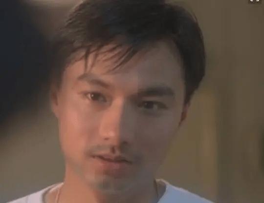 32年前王祖贤这部港片，“破尺度”出演，虽删减8分钟却依然经典