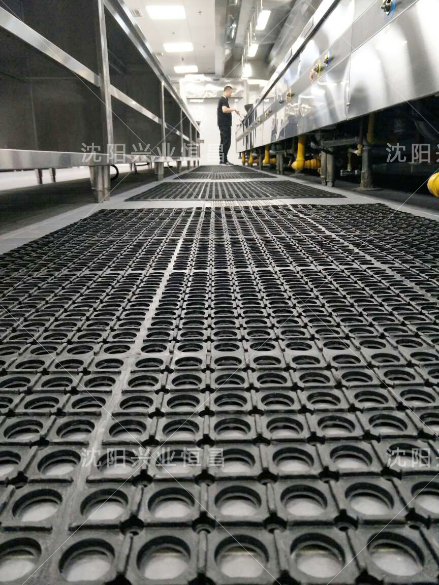 橡胶地垫的材料是什么,泡棉地垫好还是橡胶地垫